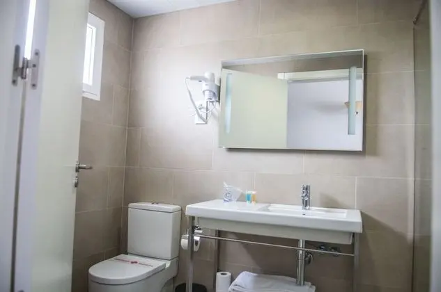 Apart Daire, 2 Yatak Odası, Balkon, Havuz Manzaralı