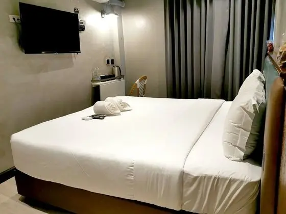 Budget King Room (Share bathroom)