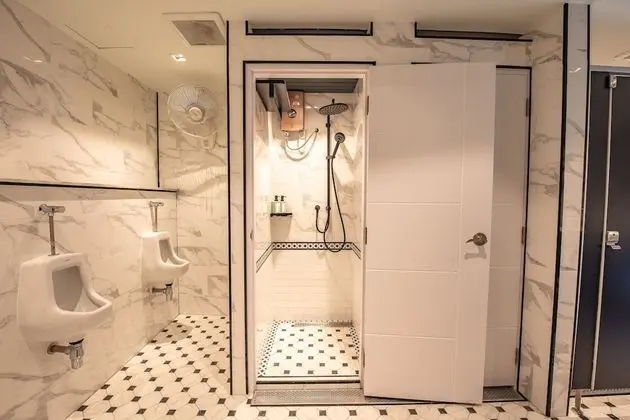 Budget King Room (Share bathroom)