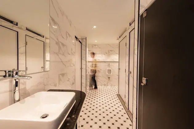 Budget King Room (Share bathroom)