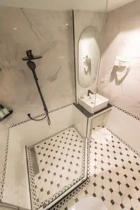 Deluxe Tek Büyük Yataklı Oda, Özel Banyo
