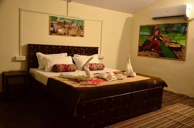 Deluxe Tek Büyük Yataklı Oda, 1 Çift Kişilik Yatak, Bahçe Manzaralı, Bahçeli