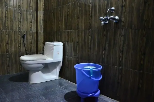 Deluxe Tek Büyük Yataklı Oda, 1 Çift Kişilik Yatak, Bahçe Manzaralı, Bahçeli