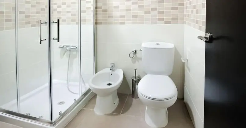 Tek Büyük Yataklı Oda (External Bathroom)