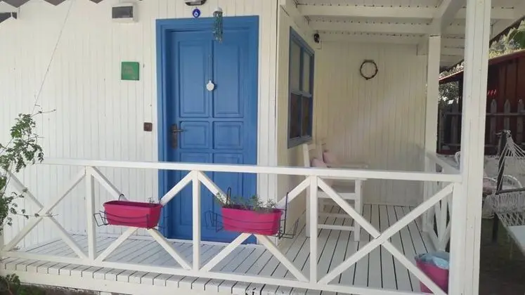 Aile Odası, Bahçe Manzaralı
