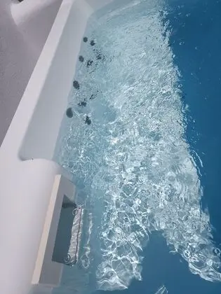 Deluxe Suite, Outdoor Hot Tub