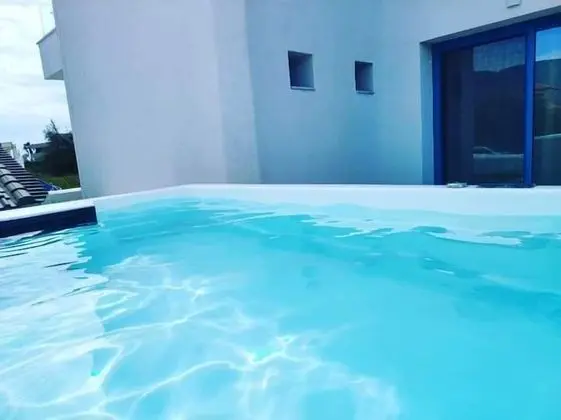 Elite VIP Suite, Outdoor Hot Tub
