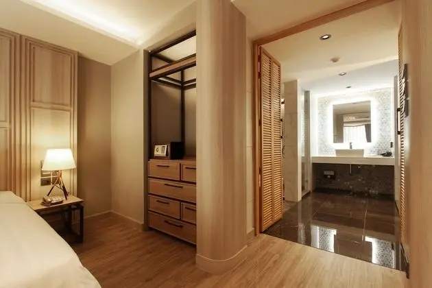 Nares Suite Room