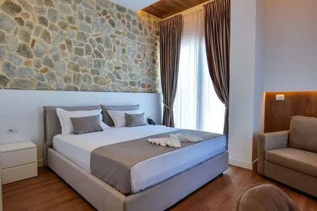 Standard Tek Büyük Yataklı Oda