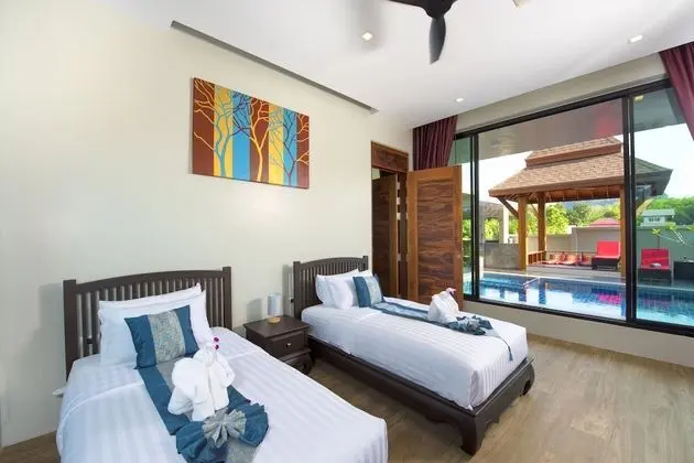 Luxury Villa, 4 Yatak Odası, Havuz Manzaralı