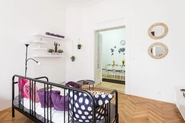 Design Tek Büyük Yataklı Oda, 2 Yatak Odası, Mutfak (Apt 3)
