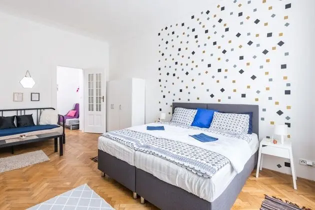 Design Tek Büyük Yataklı Oda, 2 Yatak Odası, Mutfak (Apt 3)