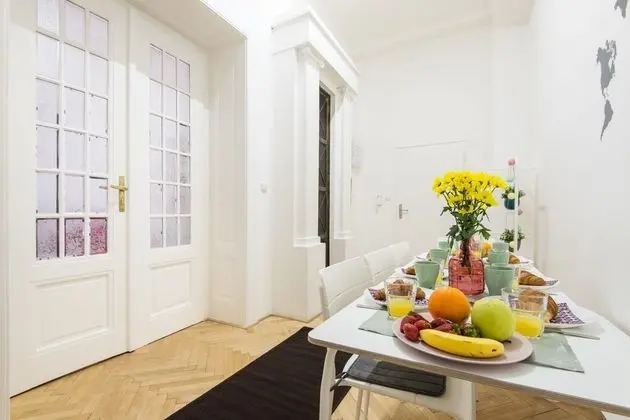 Design Tek Büyük Yataklı Oda, 2 Yatak Odası, Mutfak (Apt 3)