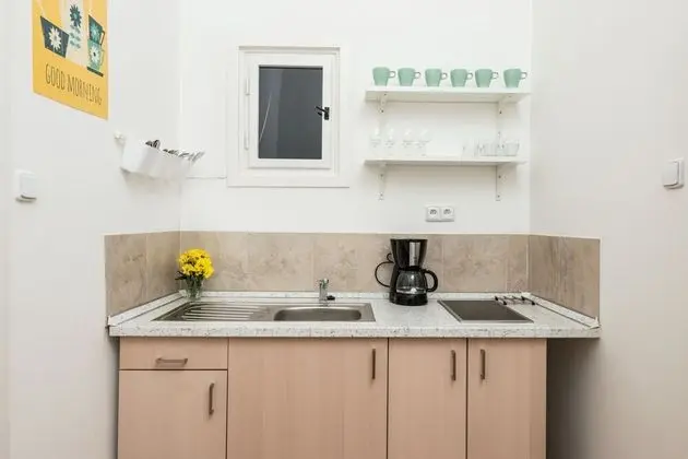 Design Tek Büyük Yataklı Oda, 2 Yatak Odası, Mutfak (Apt 3)
