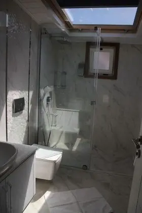 Standart Çatı Katı Deniz Manzaralı Oda