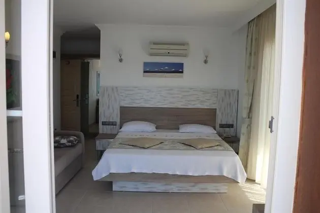 Standart Oda Kısmi Deniz Manzaralı