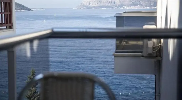 Standart Oda Kısmi Deniz Manzaralı