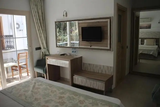 Standart Oda Kısmi Deniz Manzaralı