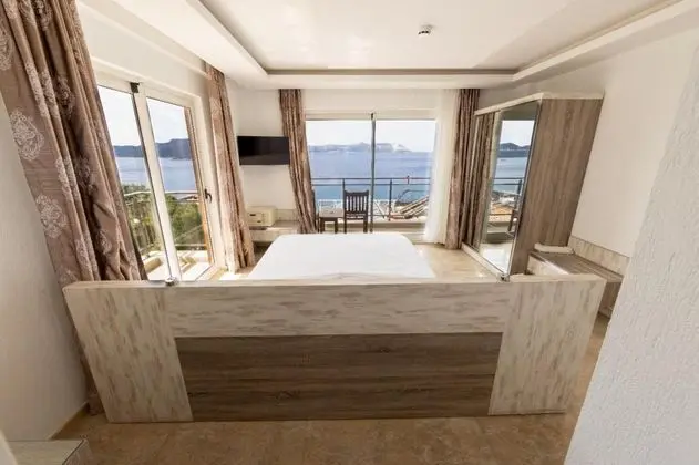 Standart Oda, Deniz Manzaralı, Balkonlu