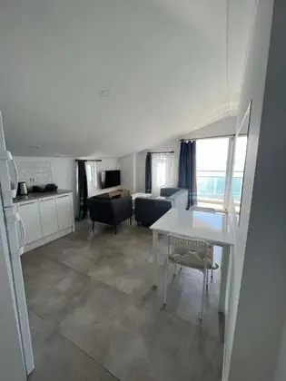 Suite,deniz Manzaralı,balkonlu