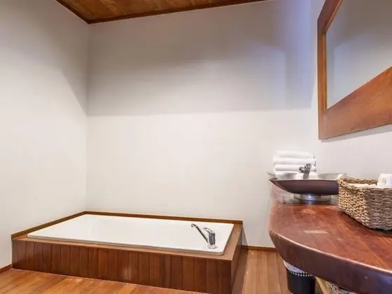 Standard Oda, Sigara İçilmez, Balkon (Totara Suite)