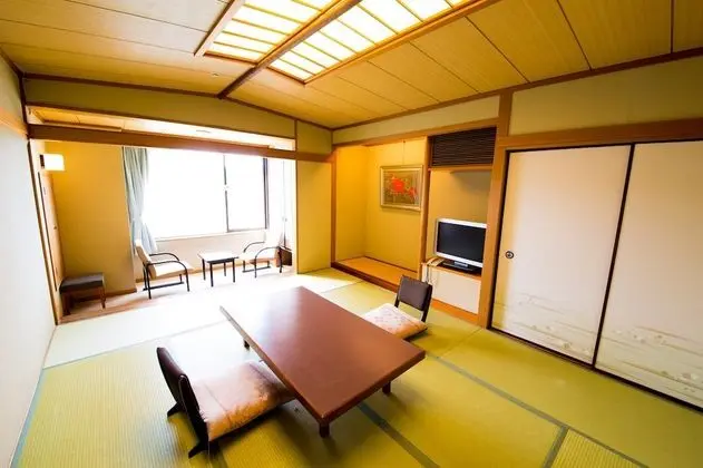 Traditional Oda, Dağ Manzaralı (Japanese Style)