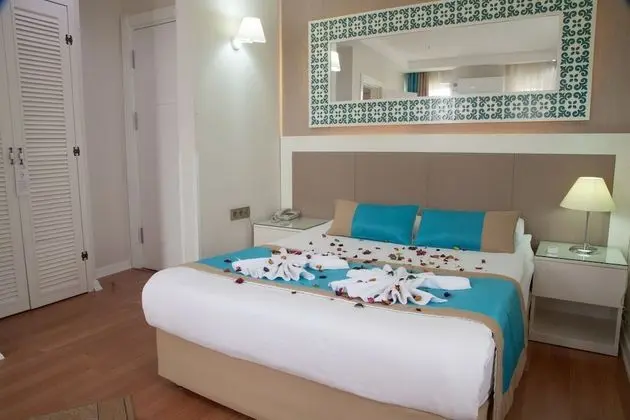 Tek Büyük veya İki Ayrı Yataklı Oda