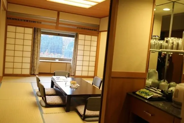 Traditional Oda (Japanese-style, For 6 Guests)