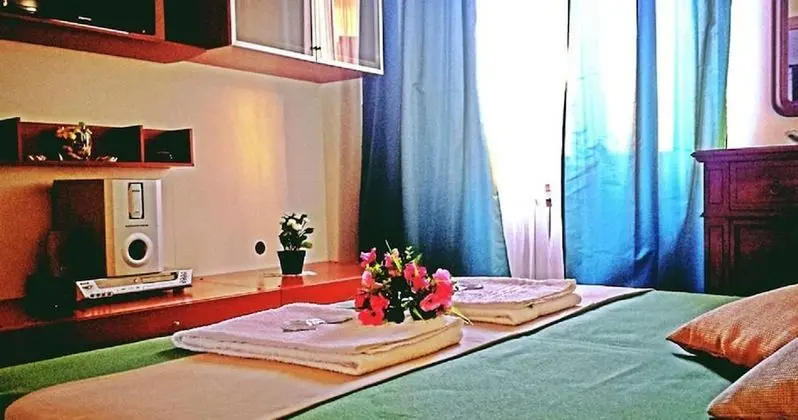 Standard Üç Kişilik Oda, 1 Çift Kişilik veya 2 Tek Kişilik Yatak, Ortak Banyo