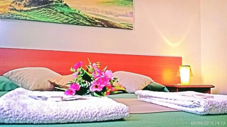 Standard Üç Kişilik Oda, 1 Çift Kişilik veya 2 Tek Kişilik Yatak, Ortak Banyo