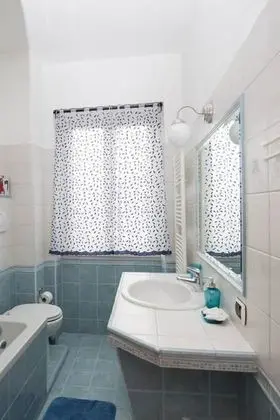 Standard Üç Kişilik Oda, 1 Çift Kişilik veya 2 Tek Kişilik Yatak, Ortak Banyo