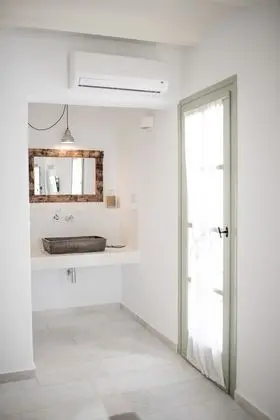 Deluxe Tek Büyük Yataklı Oda, 1 Yatak Odası, Şehir Manzaralı (Sea or City view)