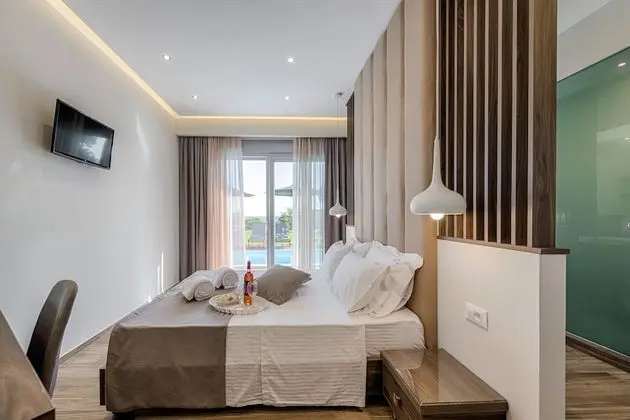 Villa, 4 Yatak Odası, Kişiye Özel Havuzlu, Denize Sıfır