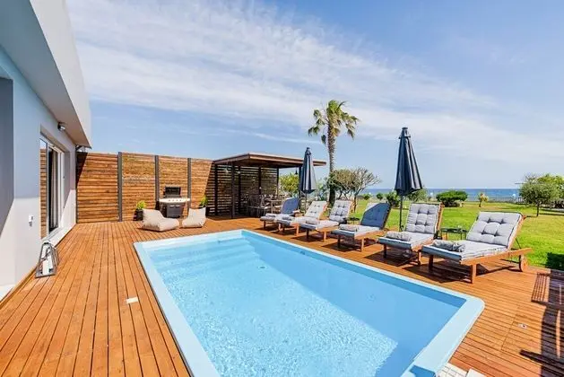 Villa, 4 Yatak Odası, Kişiye Özel Havuzlu, Denize Sıfır