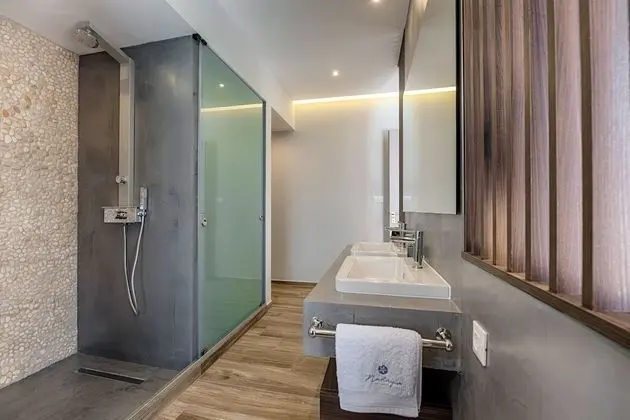 Villa, 4 Yatak Odası, Kişiye Özel Havuzlu, Denize Sıfır