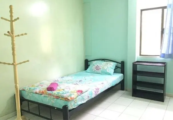 Standard Single Room with Fan and Shared Bathroom