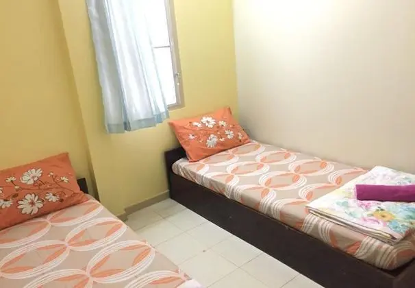 Standard Twin Room with Fan and Shared Bathroom