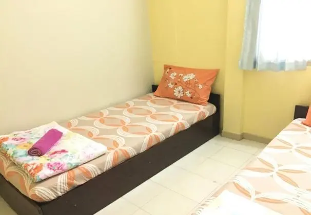 Standard Twin Room with Fan and Shared Bathroom