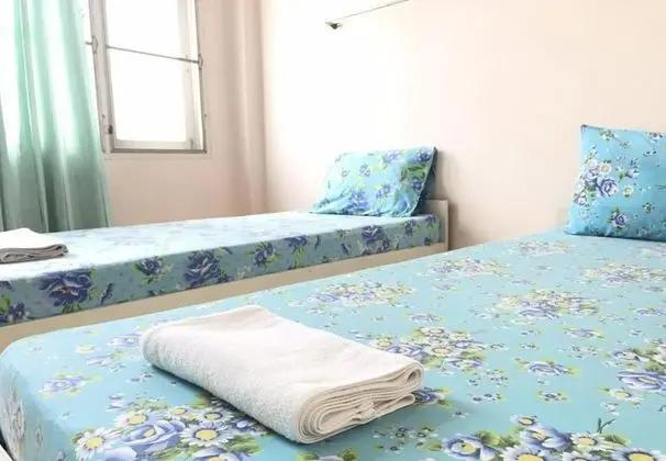 Standard Twin Room with Fan and Shared Bathroom