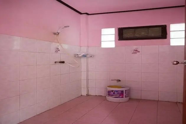 Fan Room with Shared Bathroom