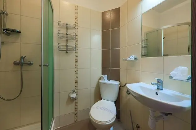 Tek Büyük veya İki Ayrı Yataklı Oda (with Extra Bed)