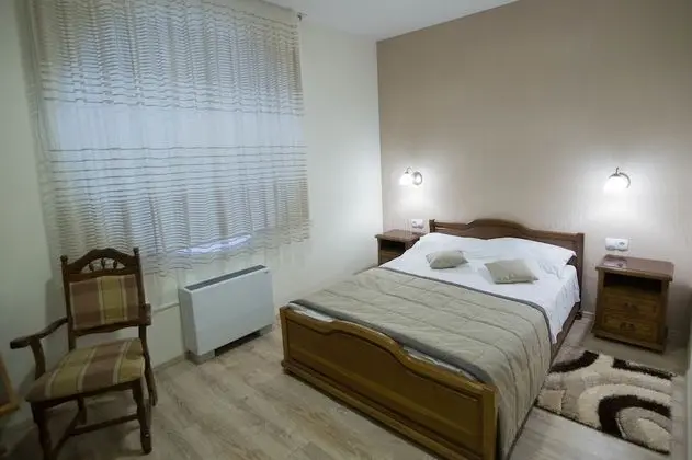 Standard Tek Büyük Yataklı Oda
