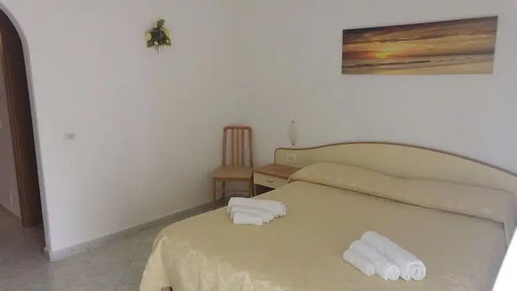 Tek Büyük veya İki Ayrı Yataklı Oda, Balkon, Bahçe Manzaralı