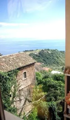 Tek Büyük veya İki Ayrı Yataklı Oda, Deniz Manzaralı