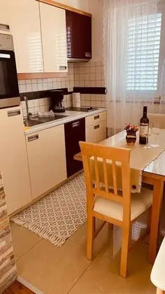 Apart Daire (Nataša - romantic getaway - A4(4))