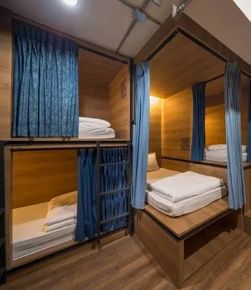 5 Beds Lady Dorm Room with Bathroom