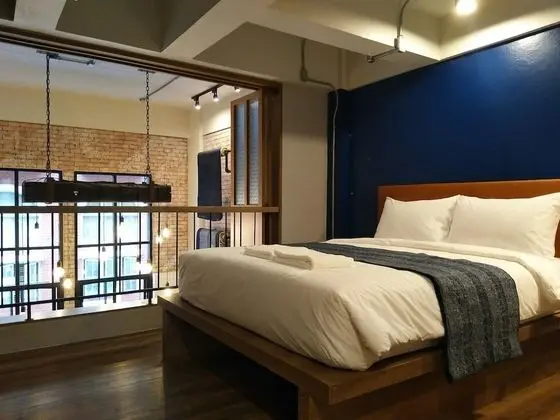 Üç Kişilik Oda, Ortak Banyo