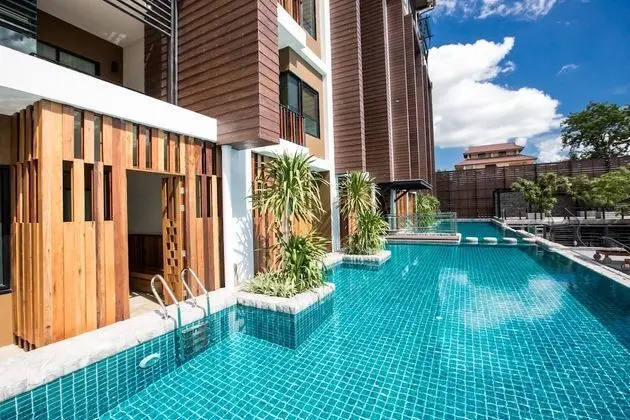 Jacuzzi Riverfront - Pool Access