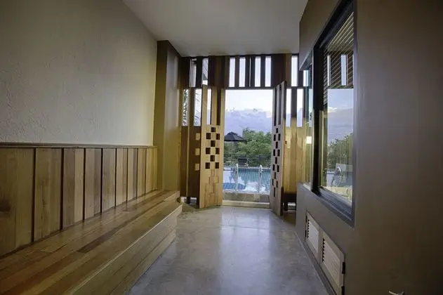 Jacuzzi Riverfront - Pool Access