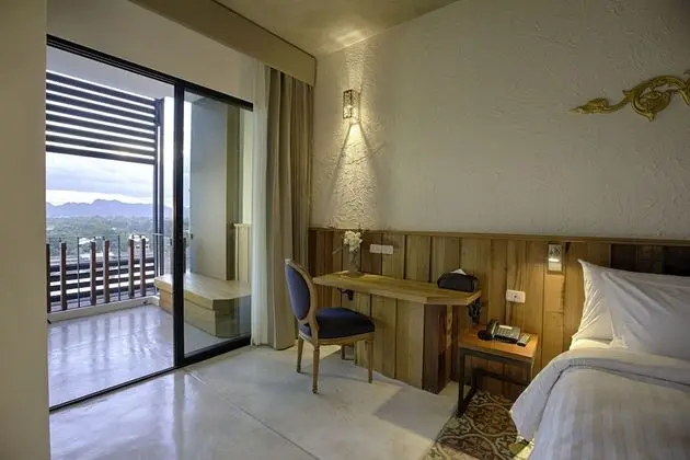 Jacuzzi Riverfront - Scenical
